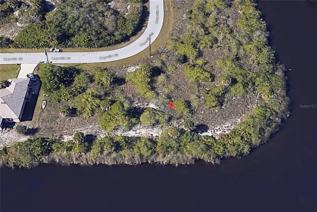 待售: $140,000 (0.37 acres)