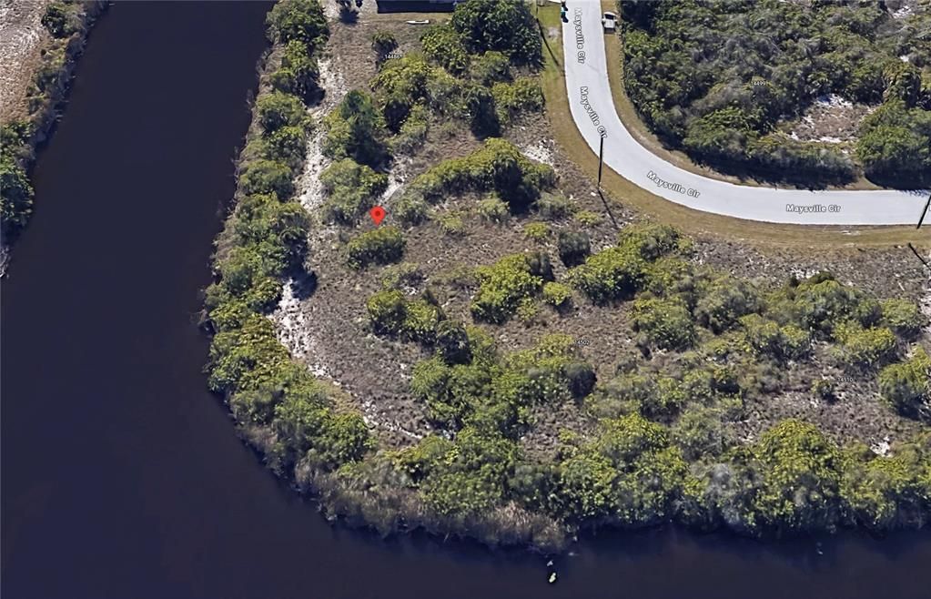 待售: $140,000 (0.37 acres)