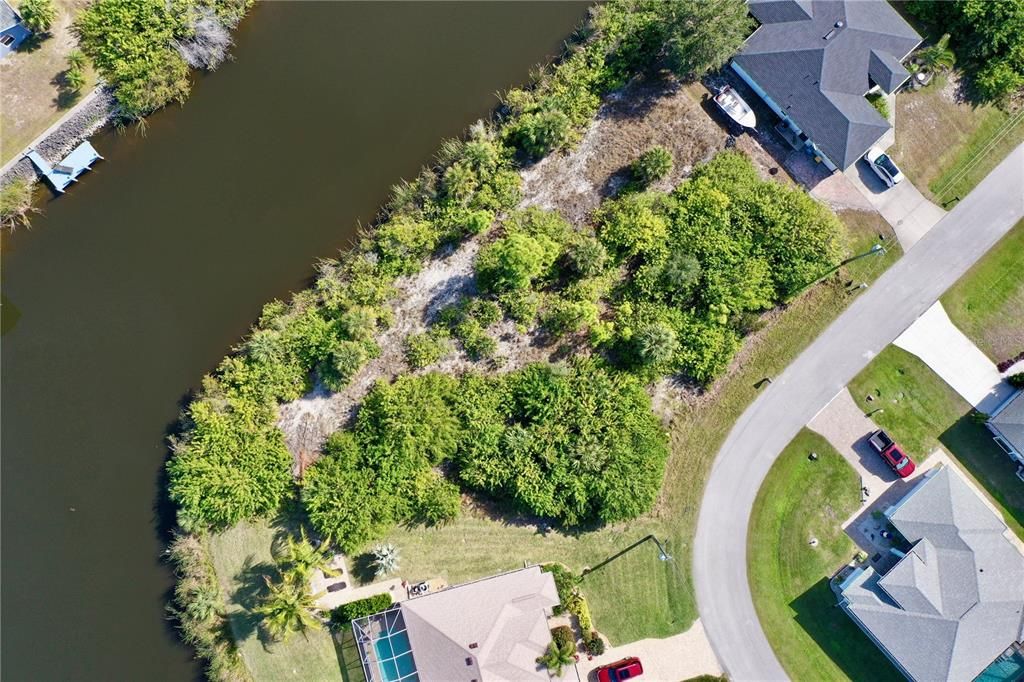 待售: $140,000 (0.37 acres)