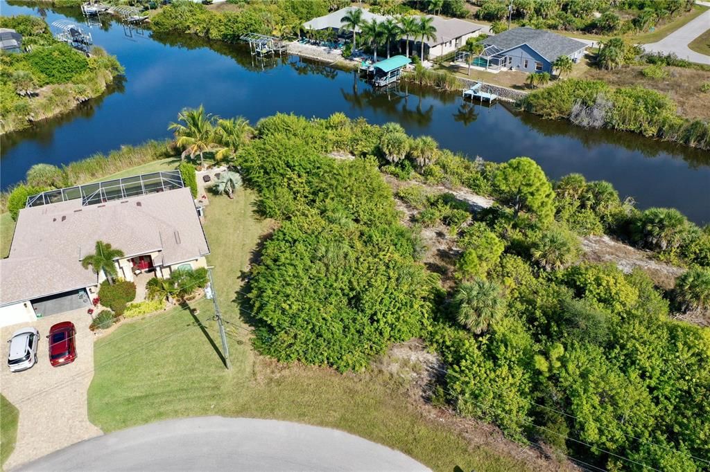 待售: $140,000 (0.37 acres)