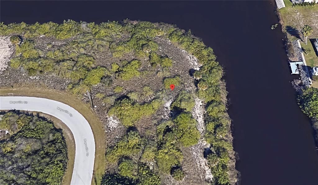 待售: $140,000 (0.37 acres)