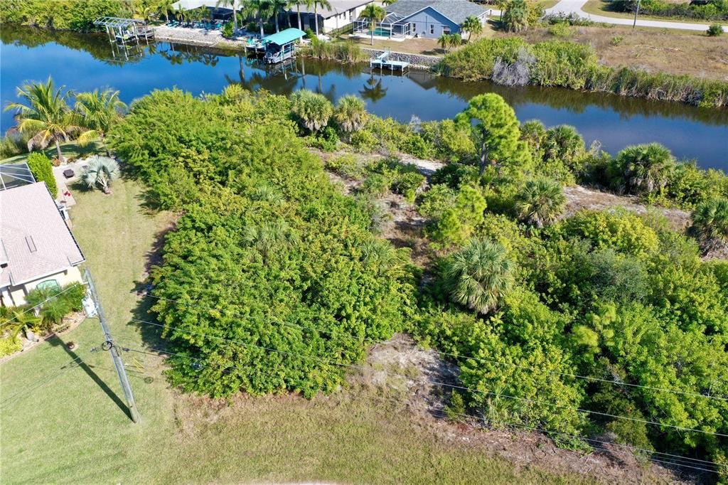 待售: $140,000 (0.37 acres)