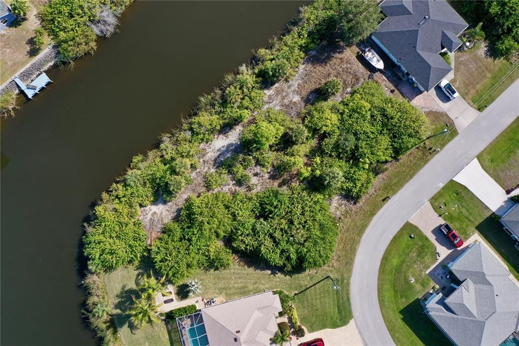 待售: $140,000 (0.37 acres)