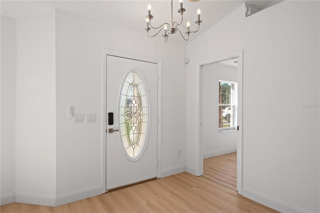 For Rent: $2,100 (3 beds, 2 baths, 1777 Square Feet)