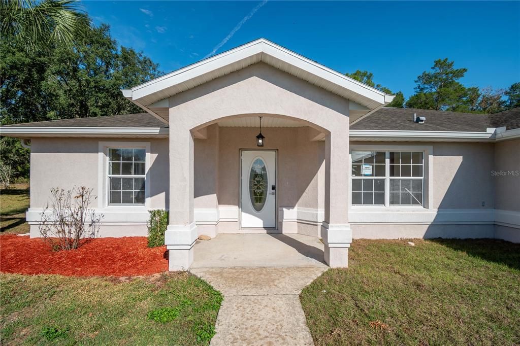 For Rent: $2,100 (3 beds, 2 baths, 1777 Square Feet)