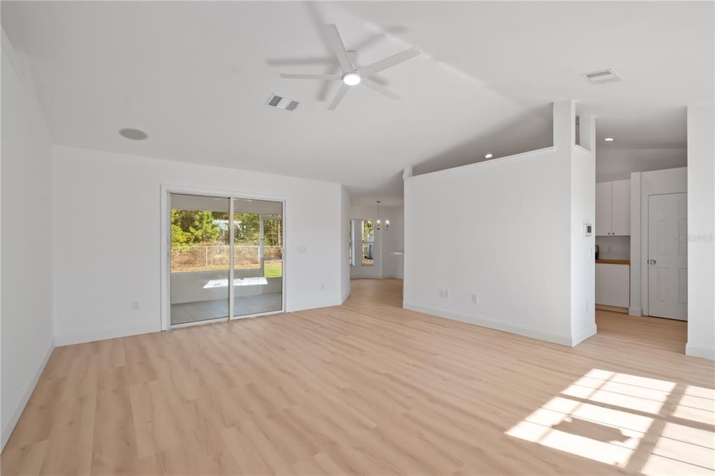 For Rent: $2,100 (3 beds, 2 baths, 1777 Square Feet)