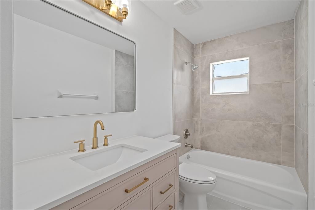 For Rent: $2,100 (3 beds, 2 baths, 1777 Square Feet)