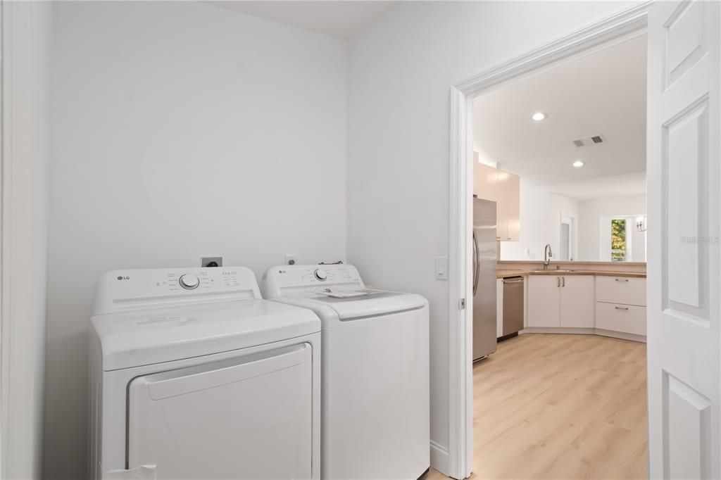 For Rent: $2,100 (3 beds, 2 baths, 1777 Square Feet)