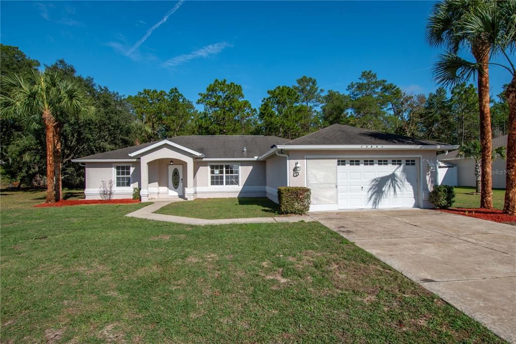 For Rent: $2,100 (3 beds, 2 baths, 1777 Square Feet)