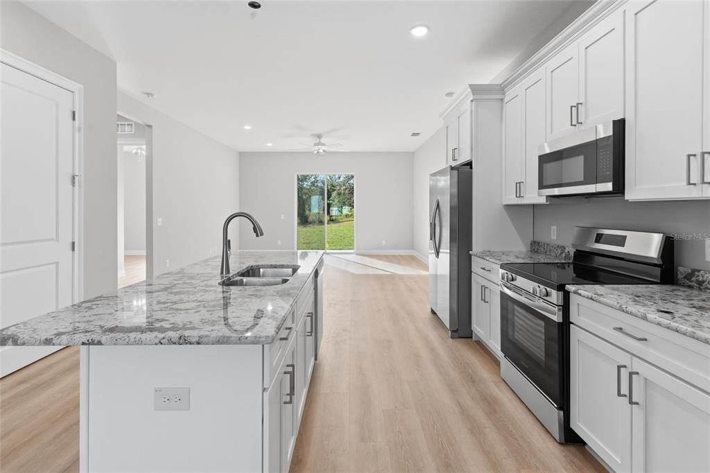 For Sale: $339,000 (4 beds, 3 baths, 1940 Square Feet)