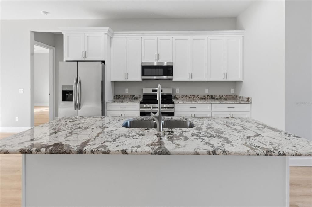 For Sale: $339,000 (4 beds, 3 baths, 1940 Square Feet)