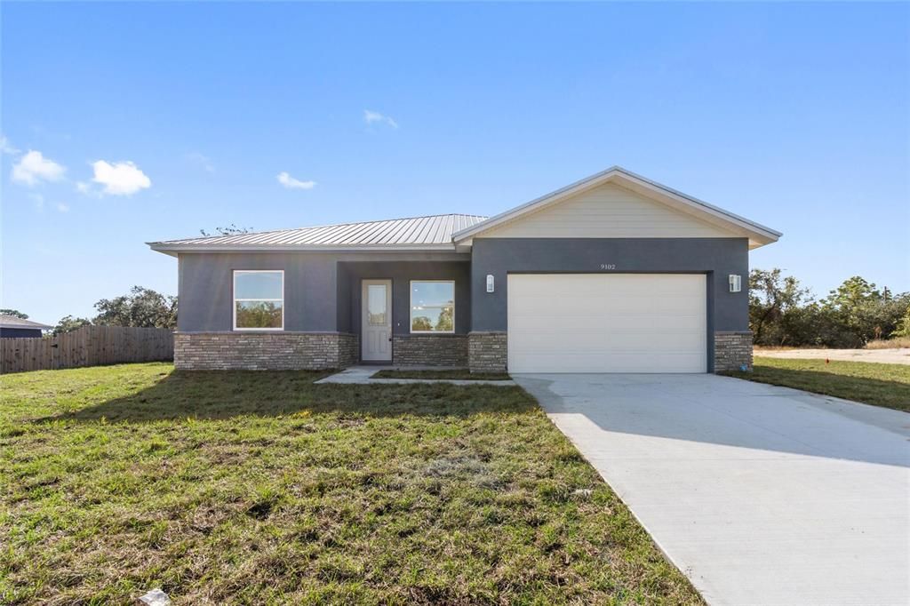 For Sale: $339,000 (4 beds, 3 baths, 1940 Square Feet)