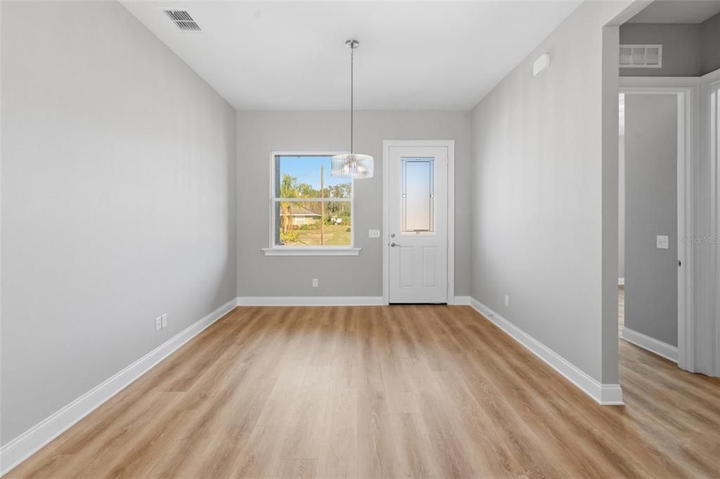 For Sale: $339,000 (4 beds, 3 baths, 1940 Square Feet)