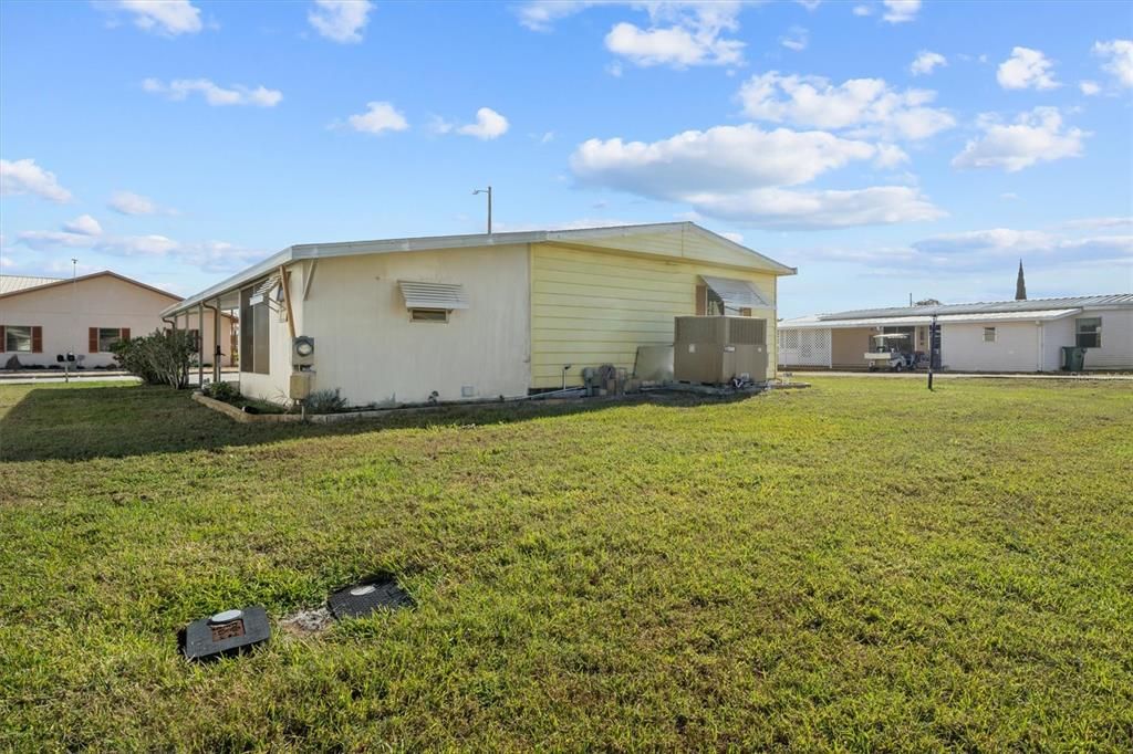 For Sale: $99,000 (2 beds, 2 baths, 782 Square Feet)