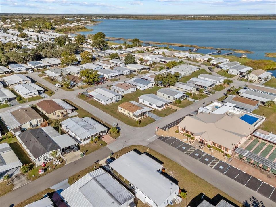 For Sale: $99,000 (2 beds, 2 baths, 782 Square Feet)