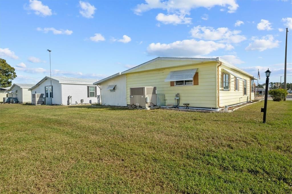 For Sale: $99,000 (2 beds, 2 baths, 782 Square Feet)