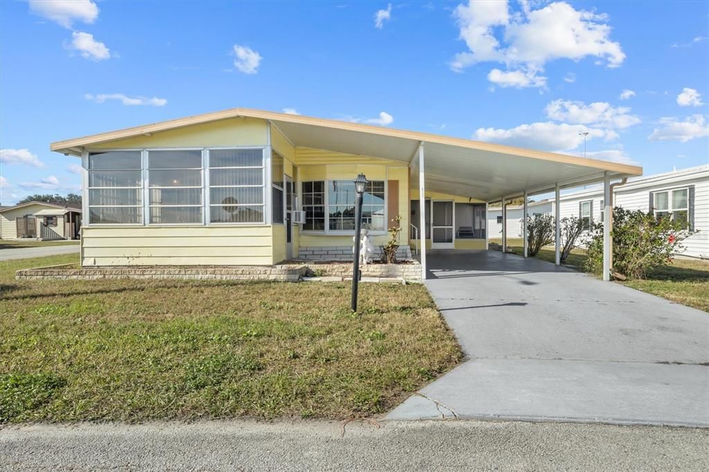 For Sale: $99,000 (2 beds, 2 baths, 782 Square Feet)