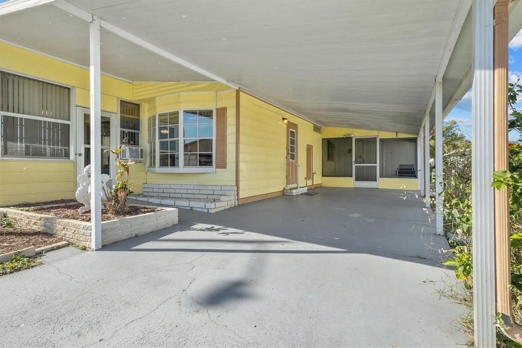 For Sale: $99,000 (2 beds, 2 baths, 782 Square Feet)