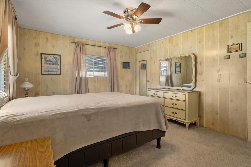 For Sale: $99,000 (2 beds, 2 baths, 782 Square Feet)