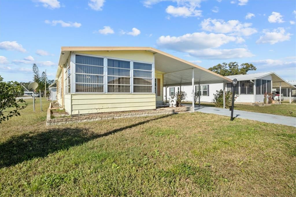 For Sale: $99,000 (2 beds, 2 baths, 782 Square Feet)