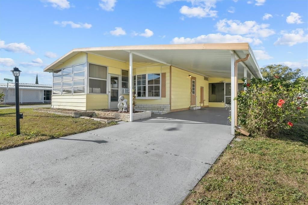 For Sale: $99,000 (2 beds, 2 baths, 782 Square Feet)