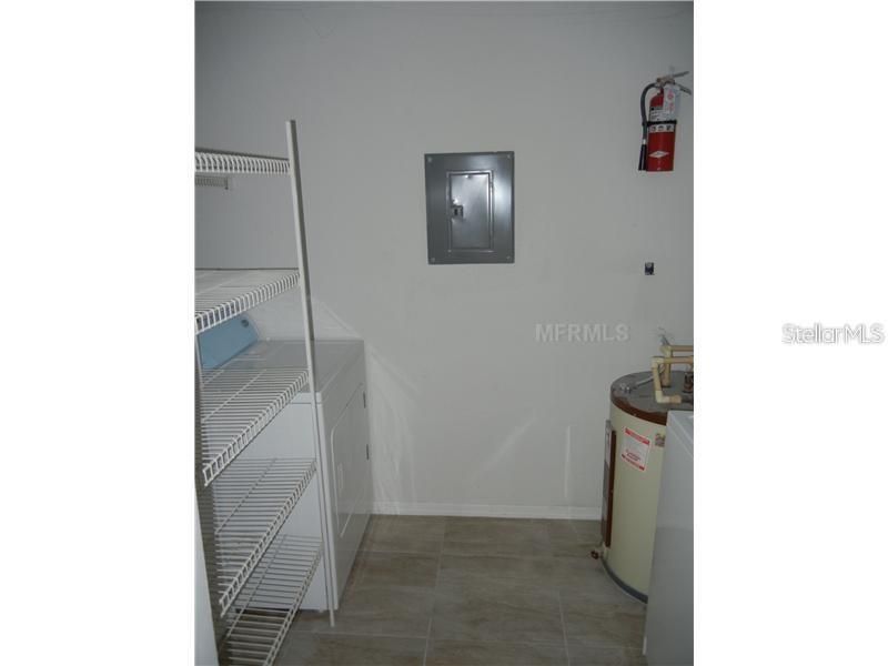 For Rent: $1,600 (1 beds, 1 baths, 671 Square Feet)