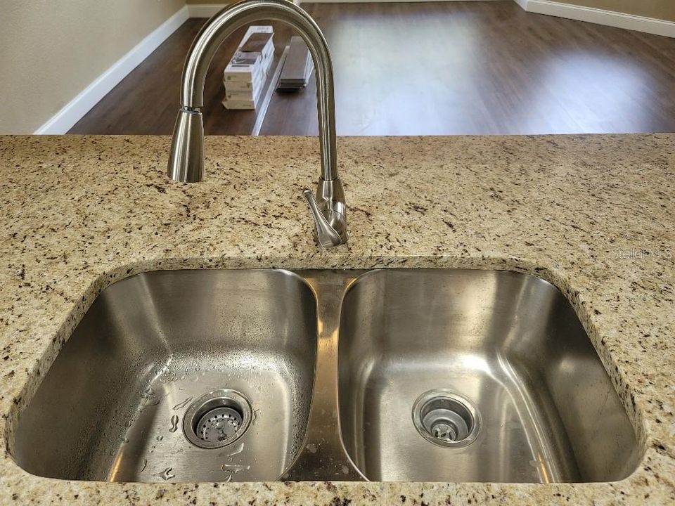 出租: $1,750 (3 贝兹, 2 浴室, 1251 平方英尺)