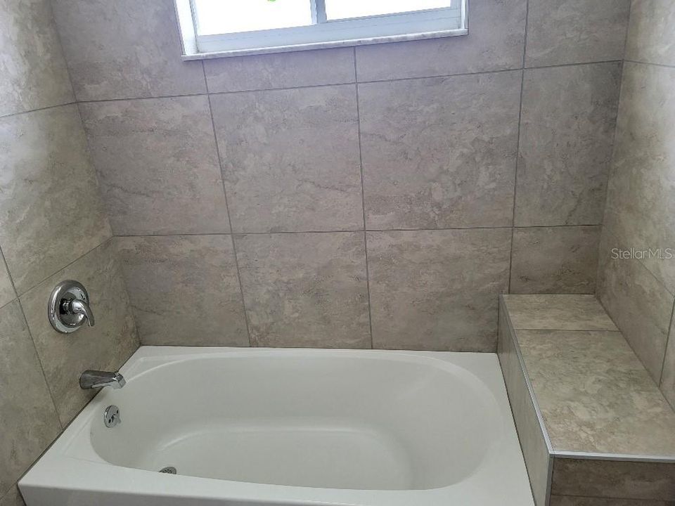 出租: $1,750 (3 贝兹, 2 浴室, 1251 平方英尺)