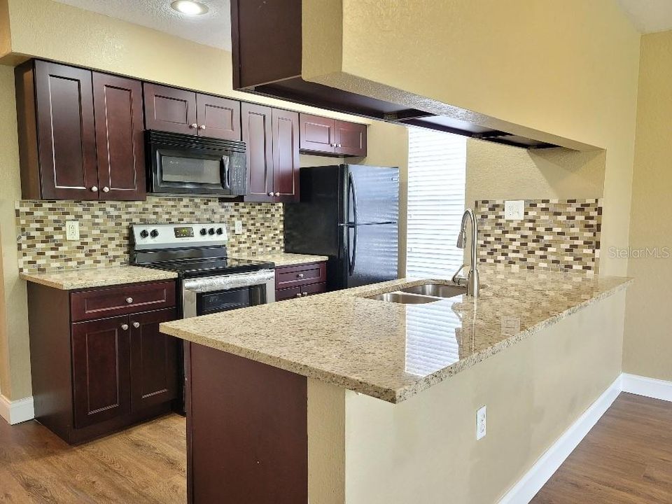 出租: $1,750 (3 贝兹, 2 浴室, 1251 平方英尺)