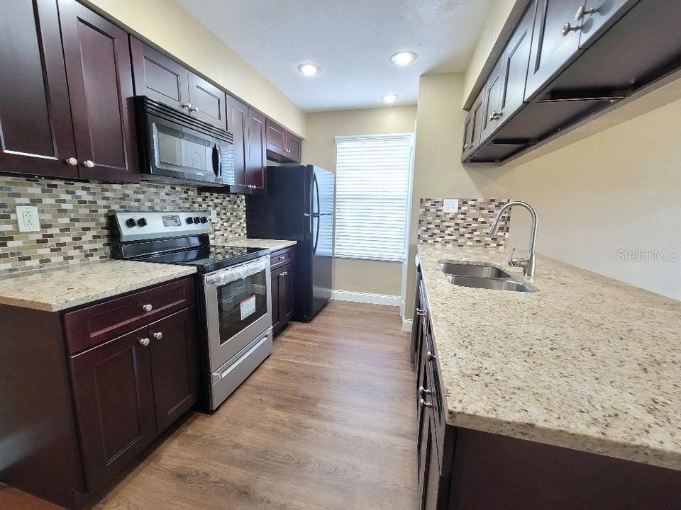 出租: $1,750 (3 贝兹, 2 浴室, 1251 平方英尺)