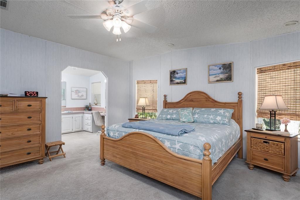 For Sale: $243,000 (2 beds, 2 baths, 1594 Square Feet)