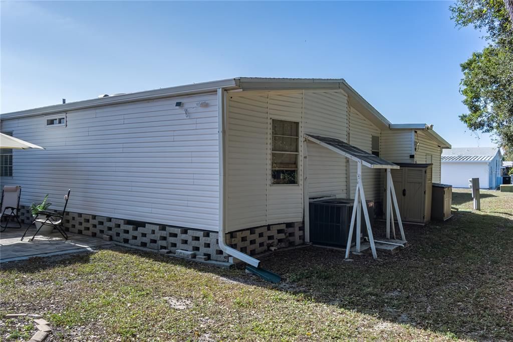 For Sale: $243,000 (2 beds, 2 baths, 1594 Square Feet)