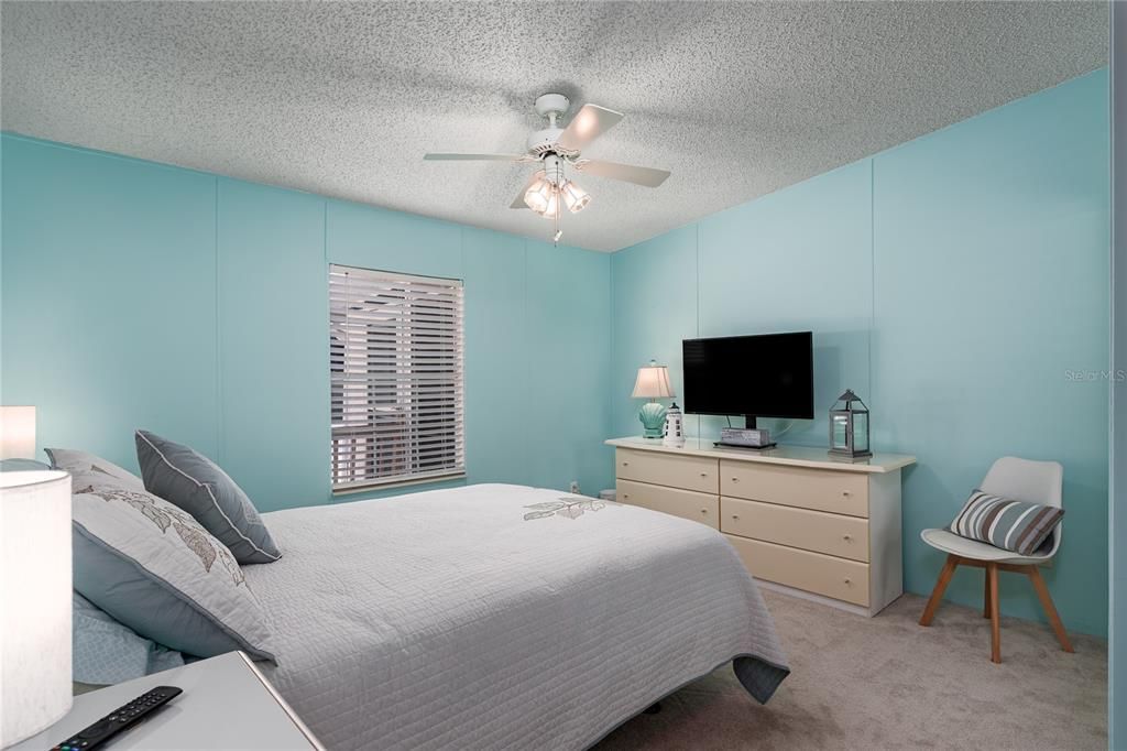 For Sale: $243,000 (2 beds, 2 baths, 1594 Square Feet)