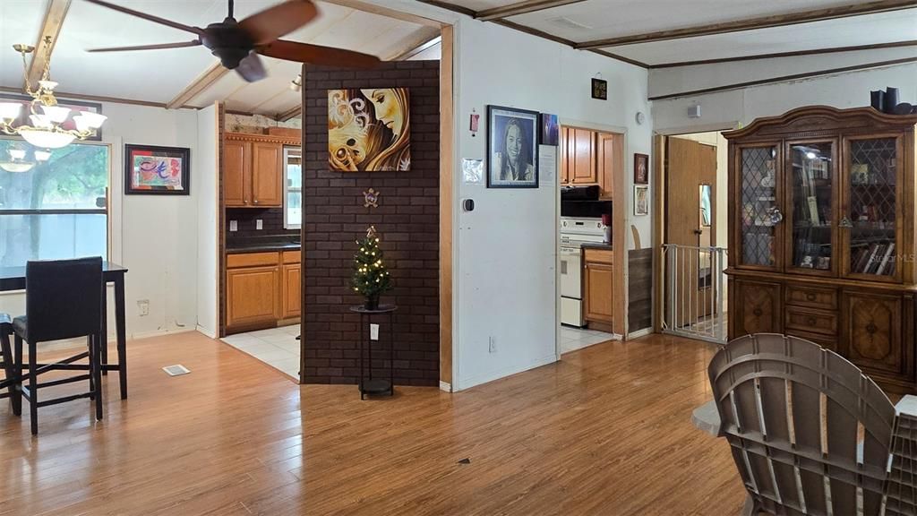 En Venta: $170,000 (3 camas, 2 baños, 1104 Pies cuadrados)