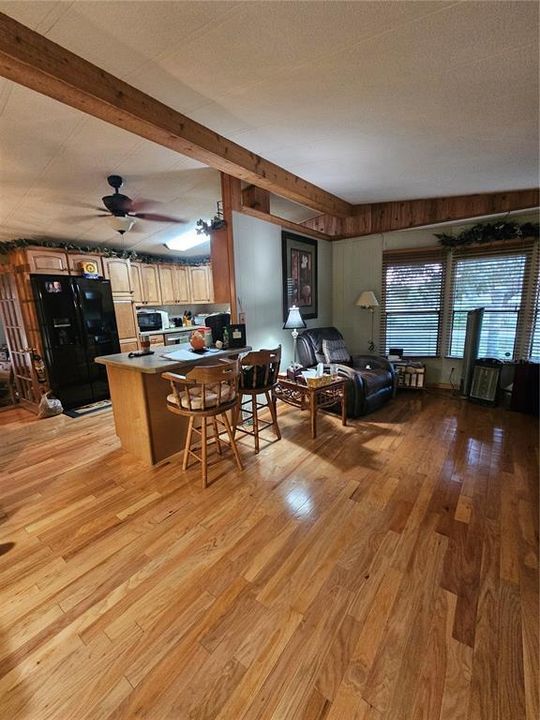 For Sale: $303,000 (2 beds, 2 baths, 1508 Square Feet)