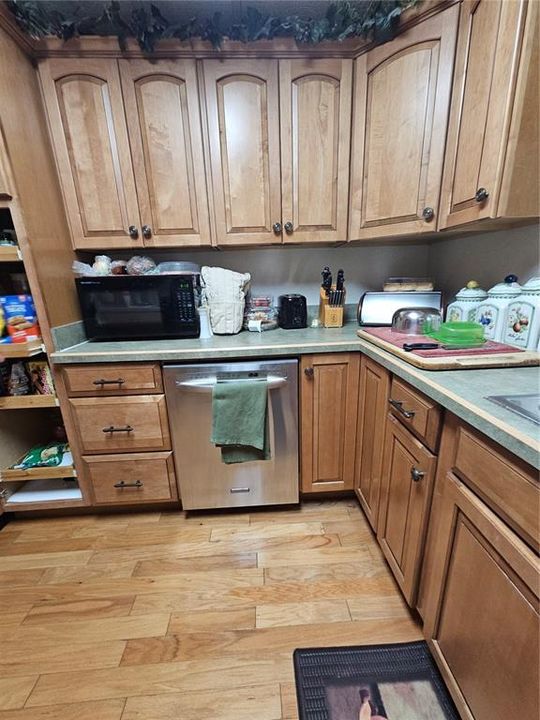 For Sale: $303,000 (2 beds, 2 baths, 1508 Square Feet)