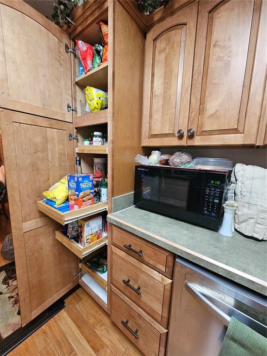 For Sale: $303,000 (2 beds, 2 baths, 1508 Square Feet)