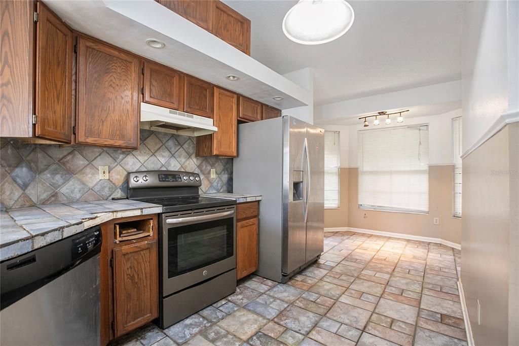 For Sale: $249,000 (3 beds, 2 baths, 1378 Square Feet)