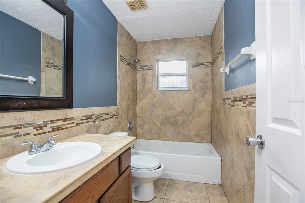 For Sale: $249,000 (3 beds, 2 baths, 1378 Square Feet)