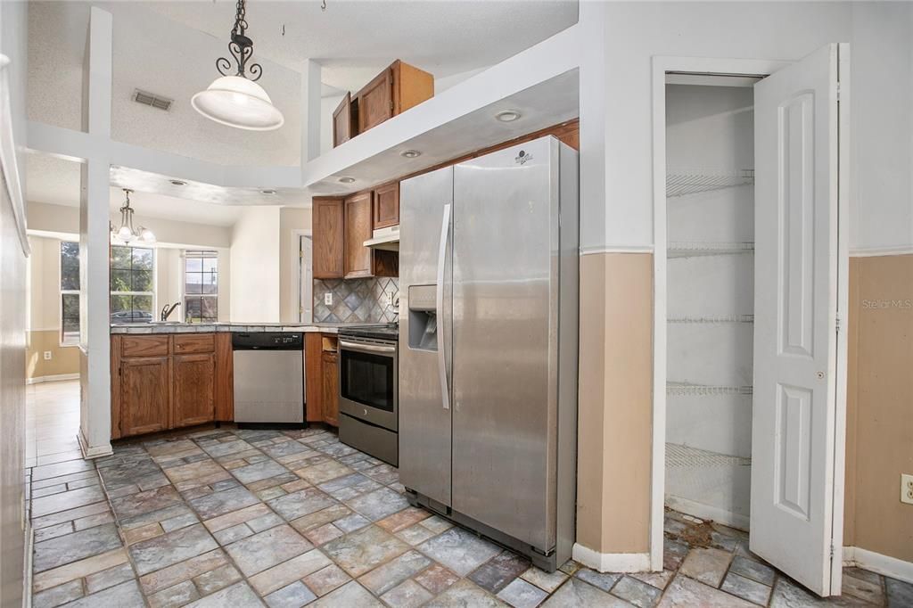 For Sale: $249,000 (3 beds, 2 baths, 1378 Square Feet)