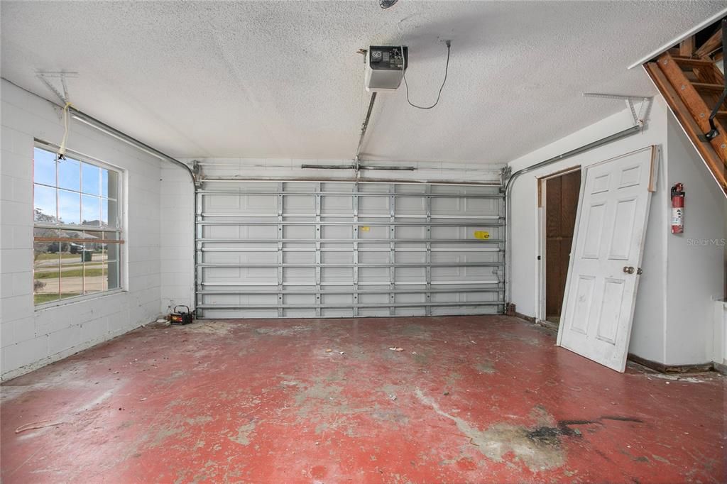 For Sale: $249,000 (3 beds, 2 baths, 1378 Square Feet)