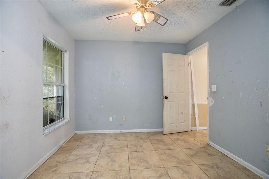 For Sale: $249,000 (3 beds, 2 baths, 1378 Square Feet)