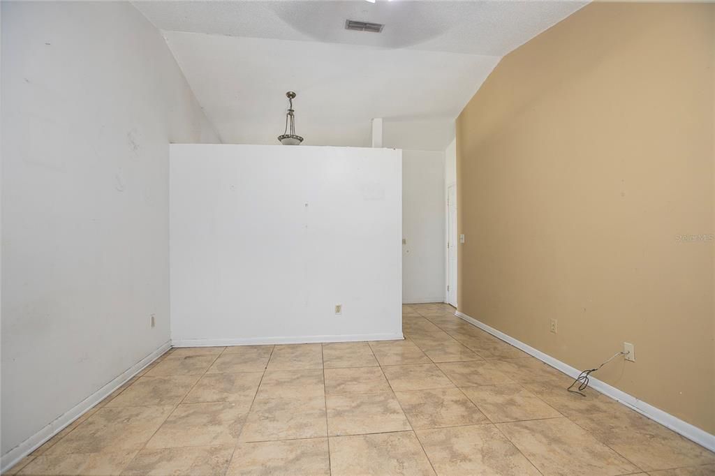 For Sale: $249,000 (3 beds, 2 baths, 1378 Square Feet)