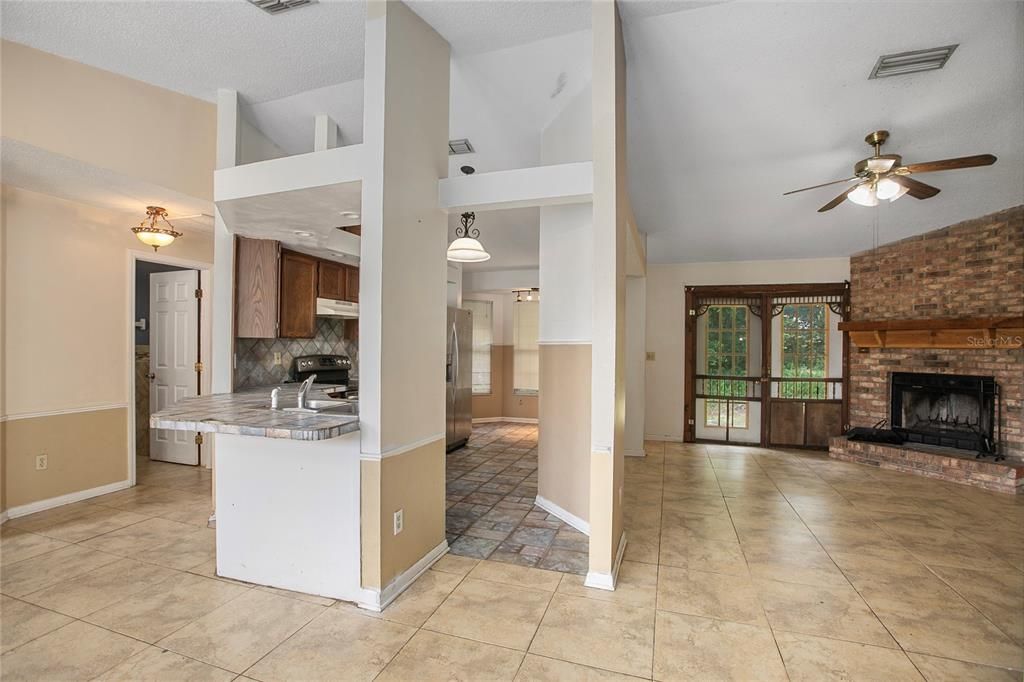 For Sale: $249,000 (3 beds, 2 baths, 1378 Square Feet)