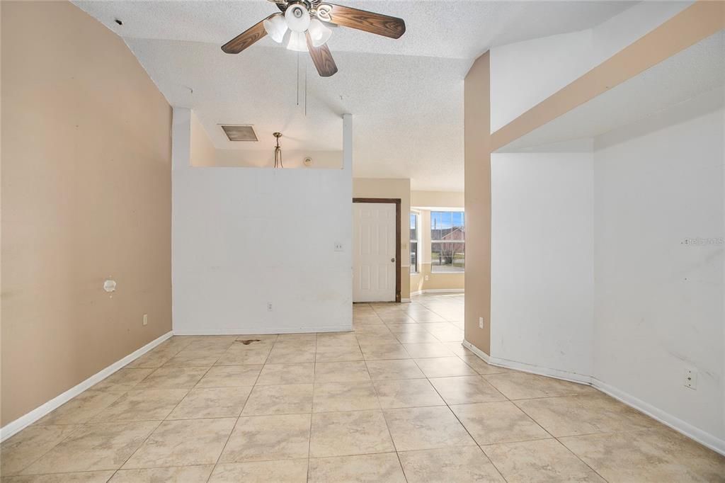 For Sale: $249,000 (3 beds, 2 baths, 1378 Square Feet)