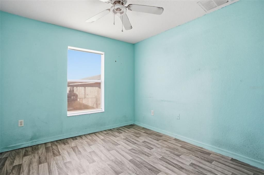 For Sale: $334,900 (4 beds, 2 baths, 2546 Square Feet)