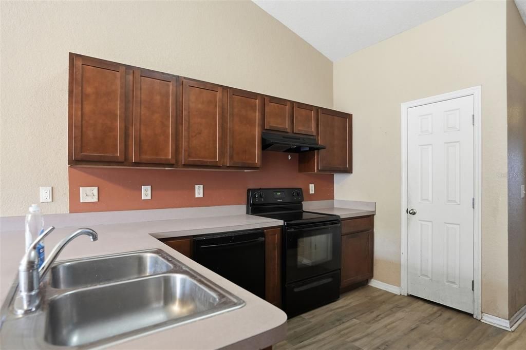 For Sale: $334,900 (4 beds, 2 baths, 2546 Square Feet)