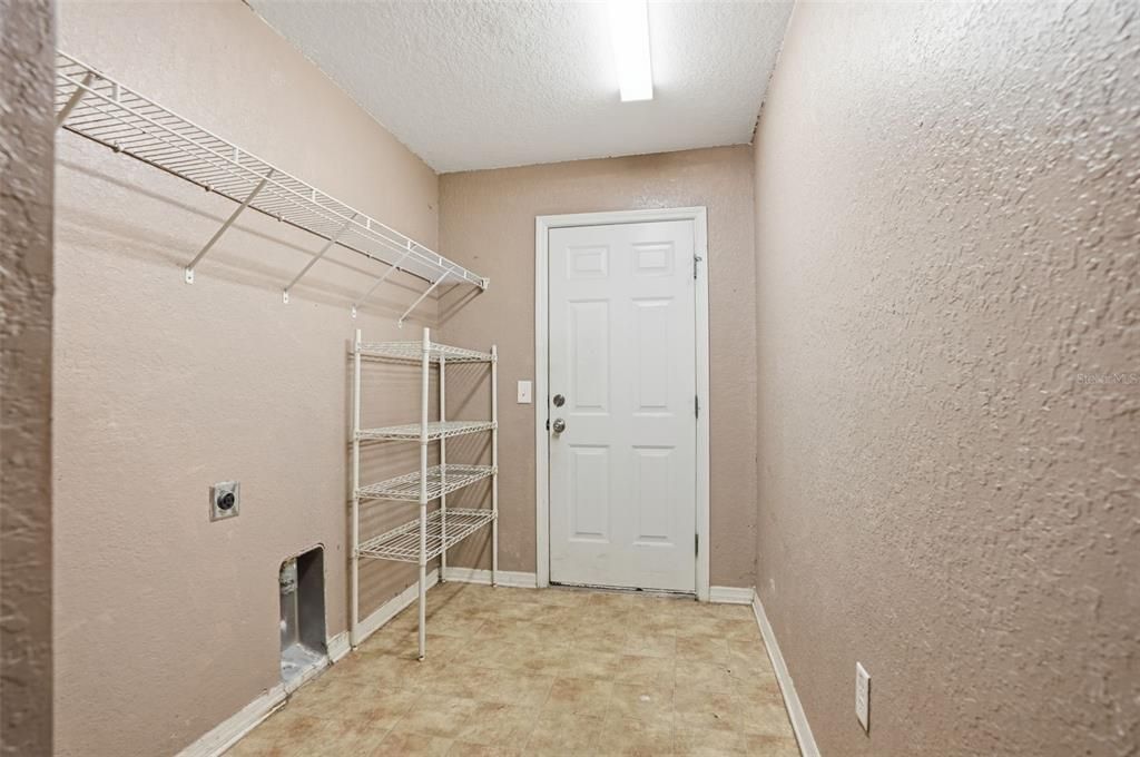 For Sale: $334,900 (4 beds, 2 baths, 2546 Square Feet)