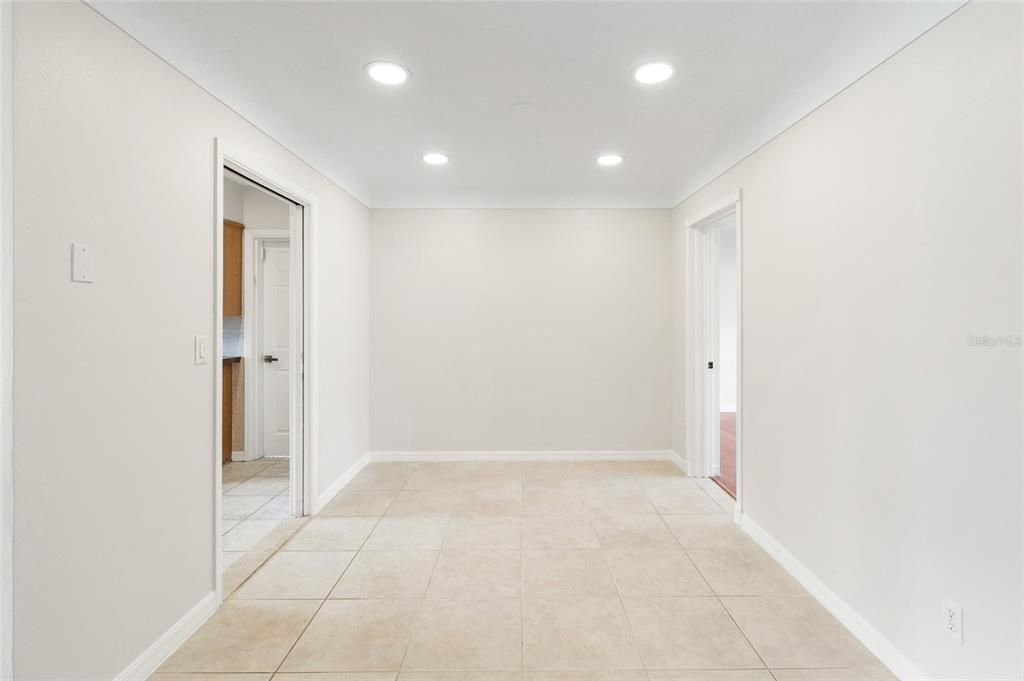 出租: $3,000 (3 贝兹, 2 浴室, 1300 平方英尺)