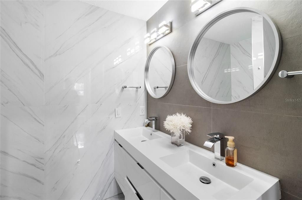 出租: $3,000 (3 贝兹, 2 浴室, 1300 平方英尺)